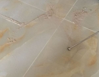 镇雄瓷砖空鼓维修公司分享粘合剂选择不当在瓷砖铺贴过程中可能导致以下问题