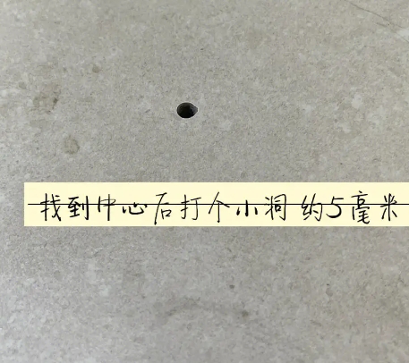 镇雄瓷砖空鼓维修公司专业解答在瓷砖铺贴过程中，如果砂料搅拌不均匀，将会带来以下问题